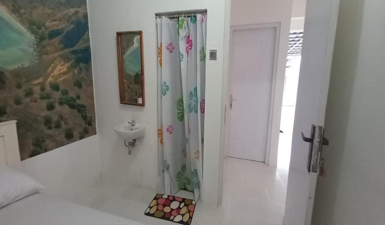 Oyo 90974 Homestay Golo Koe Sejahtera Labuan Bajo Dış mekan fotoğraf