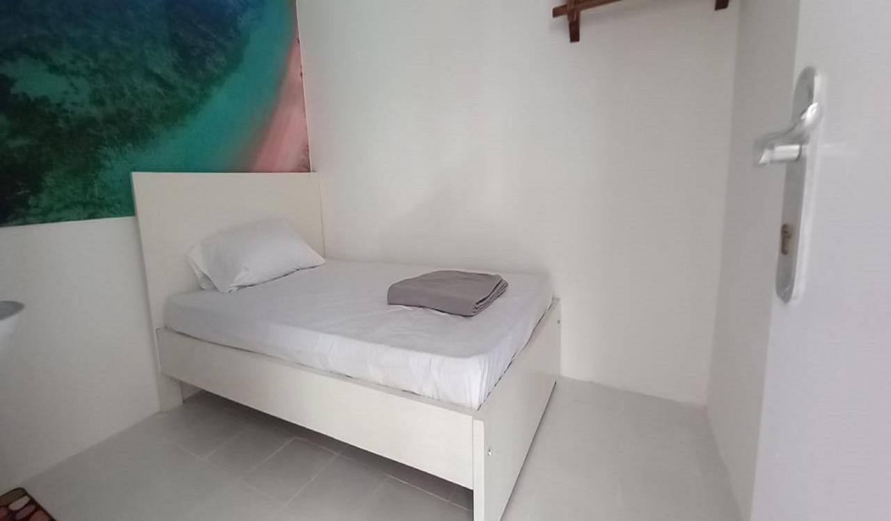 Oyo 90974 Homestay Golo Koe Sejahtera Labuan Bajo Dış mekan fotoğraf