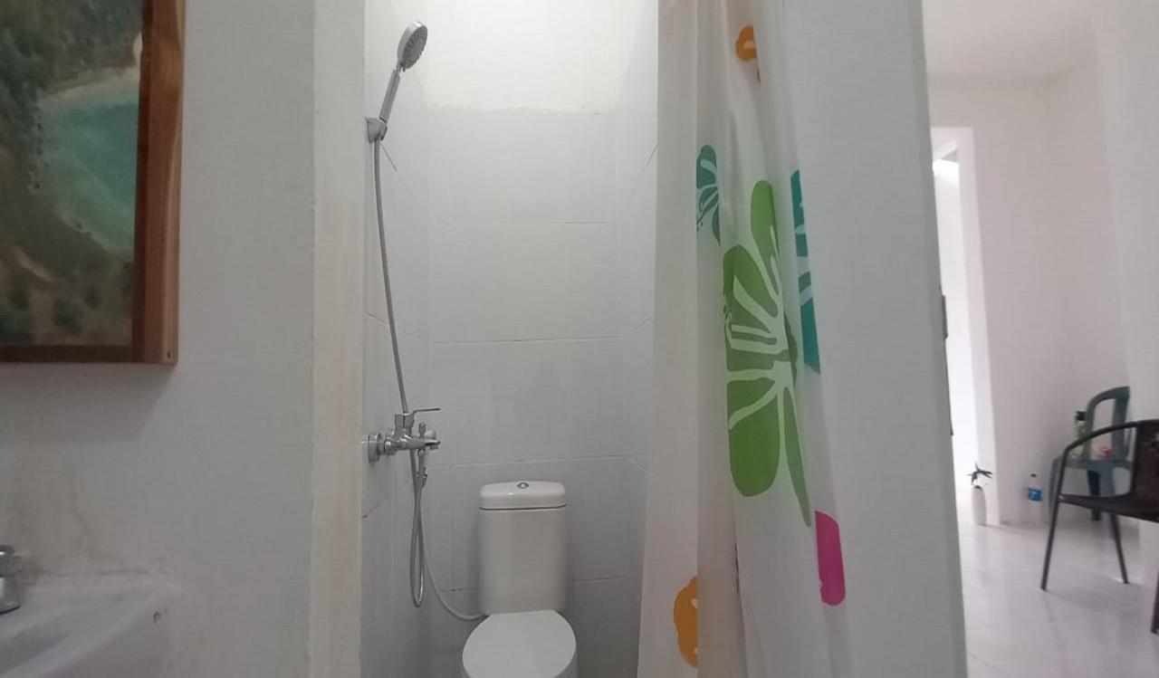 Oyo 90974 Homestay Golo Koe Sejahtera Labuan Bajo Dış mekan fotoğraf